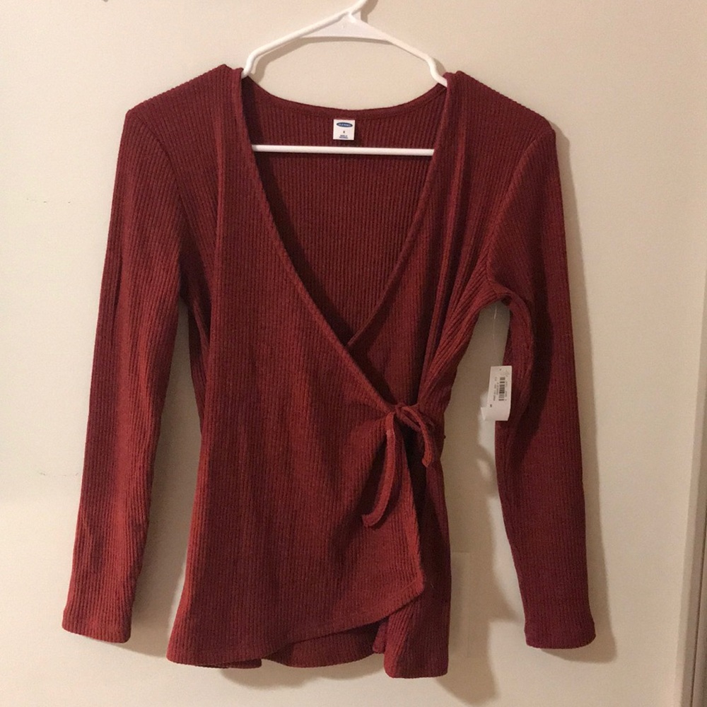 Long sleeve V neck tie sweater